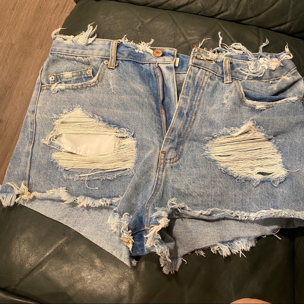 distressed f21 shorts😇
